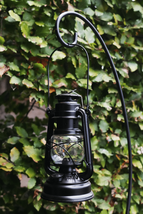 Stormlamp Hanger